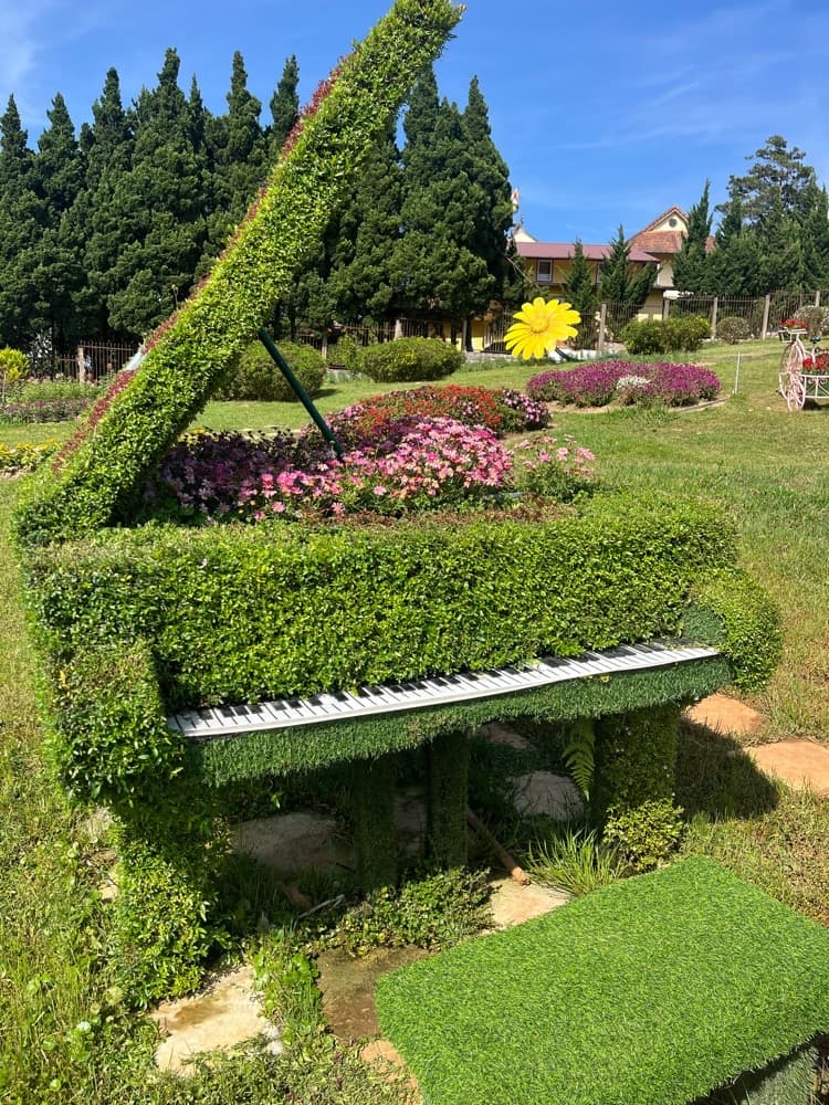 Groovy Garden token image