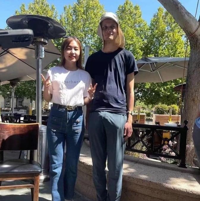 Dong Coin token image